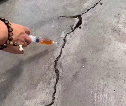 建始混凝土裂缝修补技术详解​